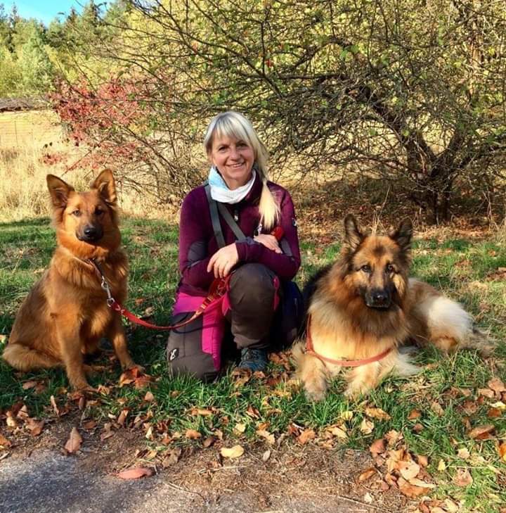 Jessica Reinhold Führen ohne Worte Dein Mensch-Hund-Mensch Coach Wegbereiterin nach Maja Nowak